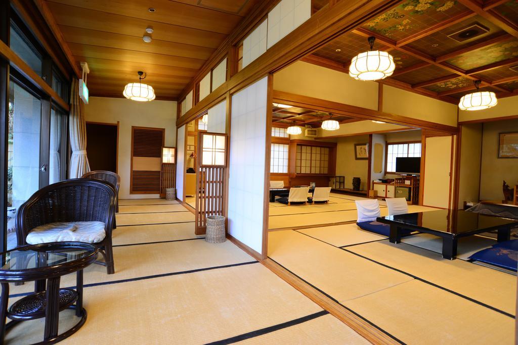 Iwakuni Kokusai Kanko Hotel Exterior foto
