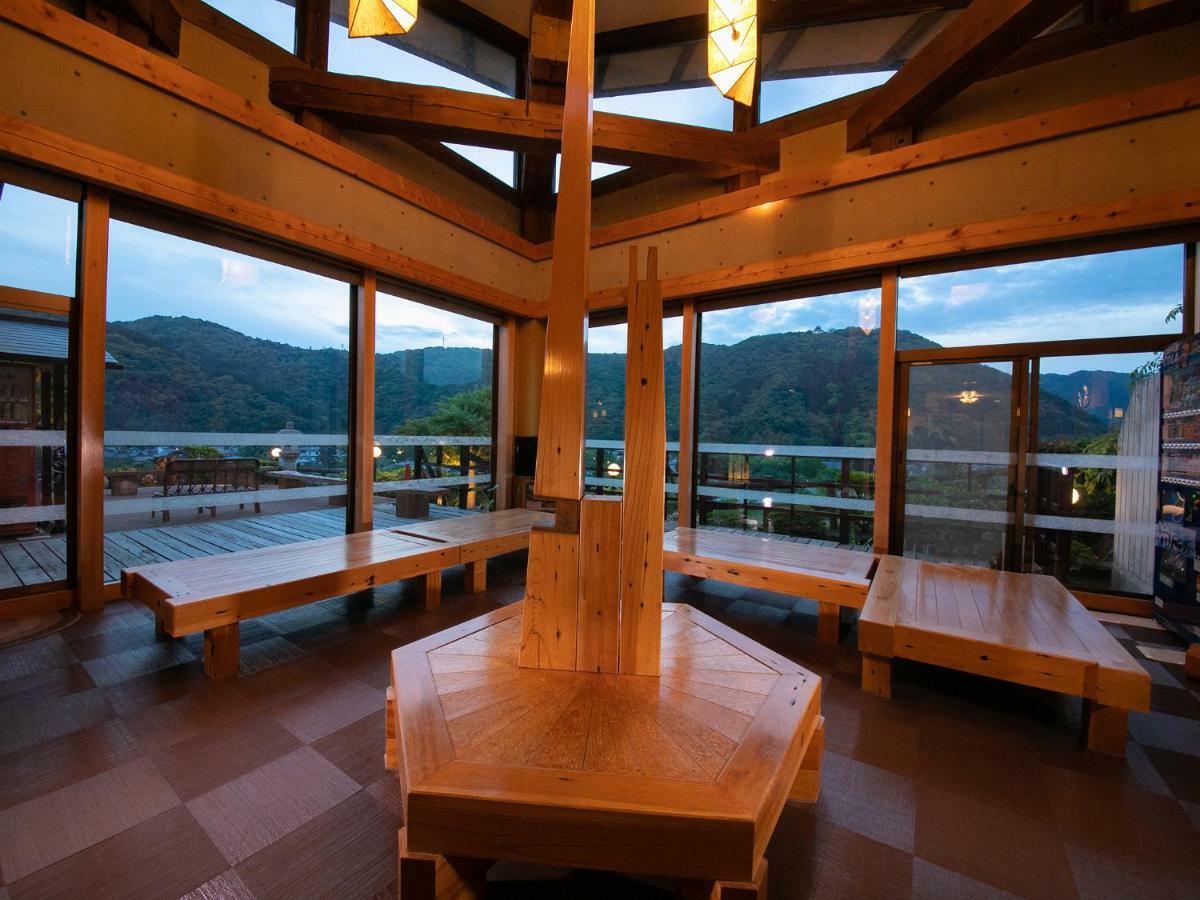 Iwakuni Kokusai Kanko Hotel Exterior foto