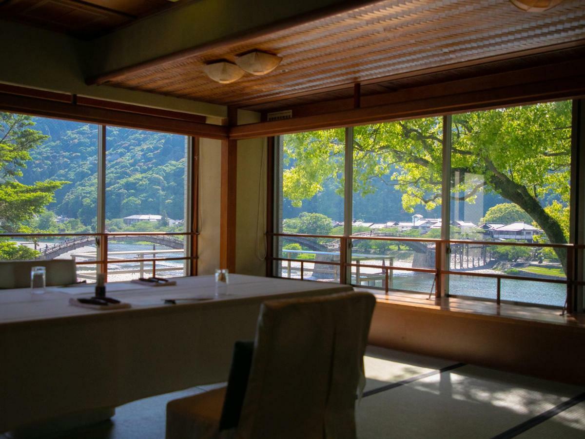 Iwakuni Kokusai Kanko Hotel Exterior foto