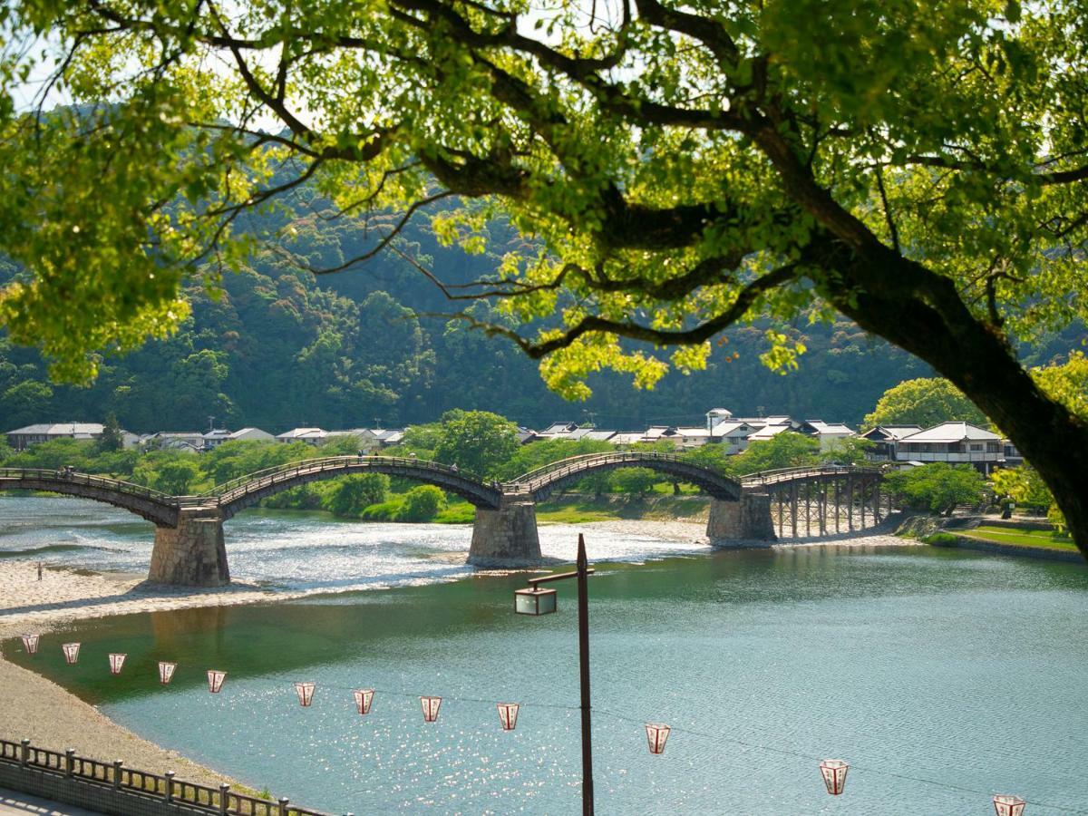 Iwakuni Kokusai Kanko Hotel Exterior foto
