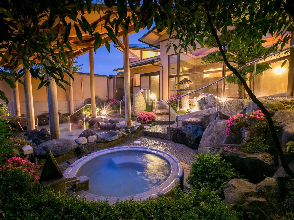 Iwakuni Kokusai Kanko Hotel Exterior foto