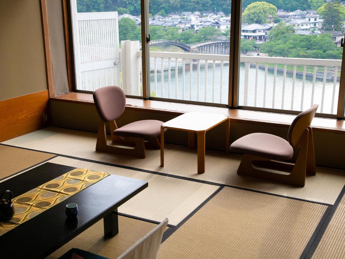 Iwakuni Kokusai Kanko Hotel Exterior foto