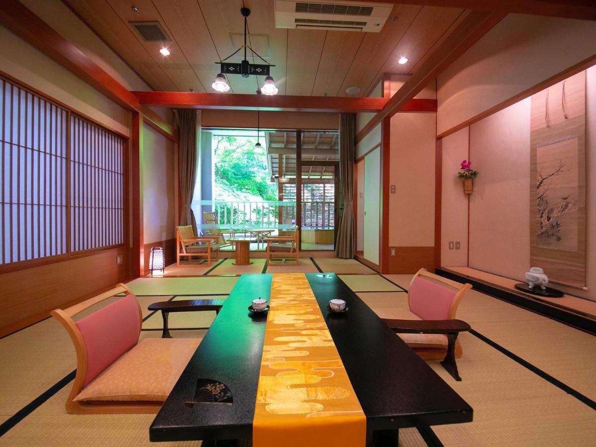 Iwakuni Kokusai Kanko Hotel Exterior foto