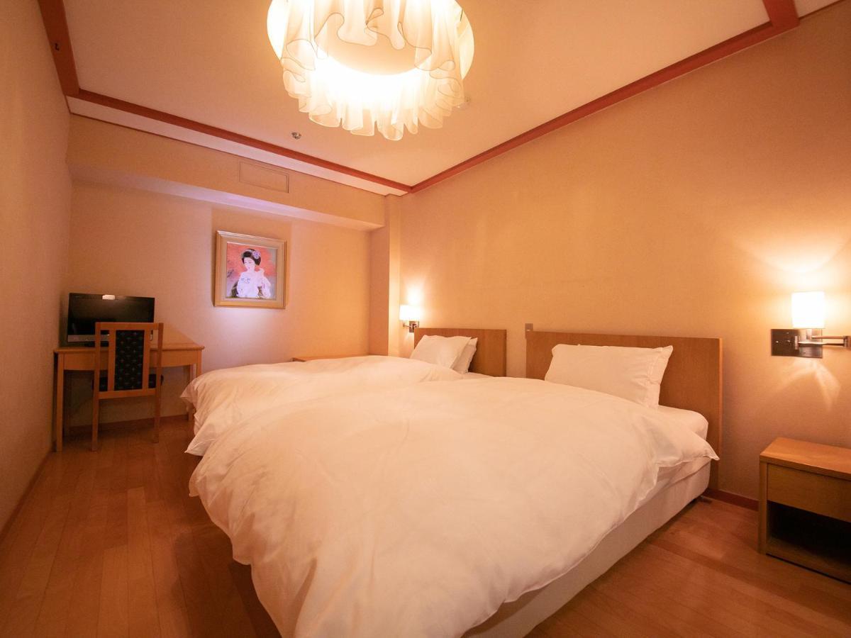 Iwakuni Kokusai Kanko Hotel Exterior foto